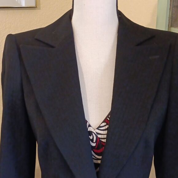 Giorgio Armani Classico Black Women's Blazer. Designer. Classic. Professional. - Picture 2 of 12